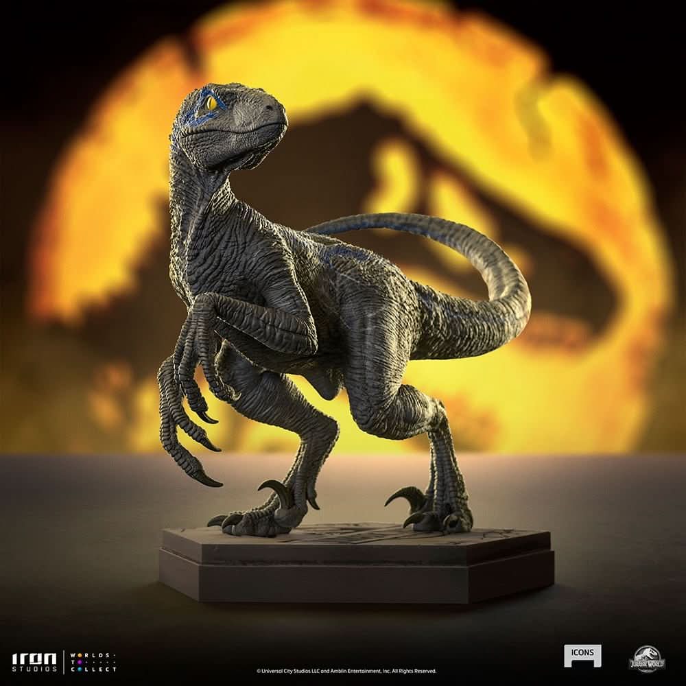 Velociraptor Blue B Statue - Jurassic World - Icons - Iron Studios