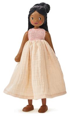 Tender Leaf Meubles de Poupées: POUPÉE MULBERRY / LOLA 25cm, elle peut se tenir debout toute seule et a des bras et des jambes qui tournent, en bois d'hévéa, en boît, 3+