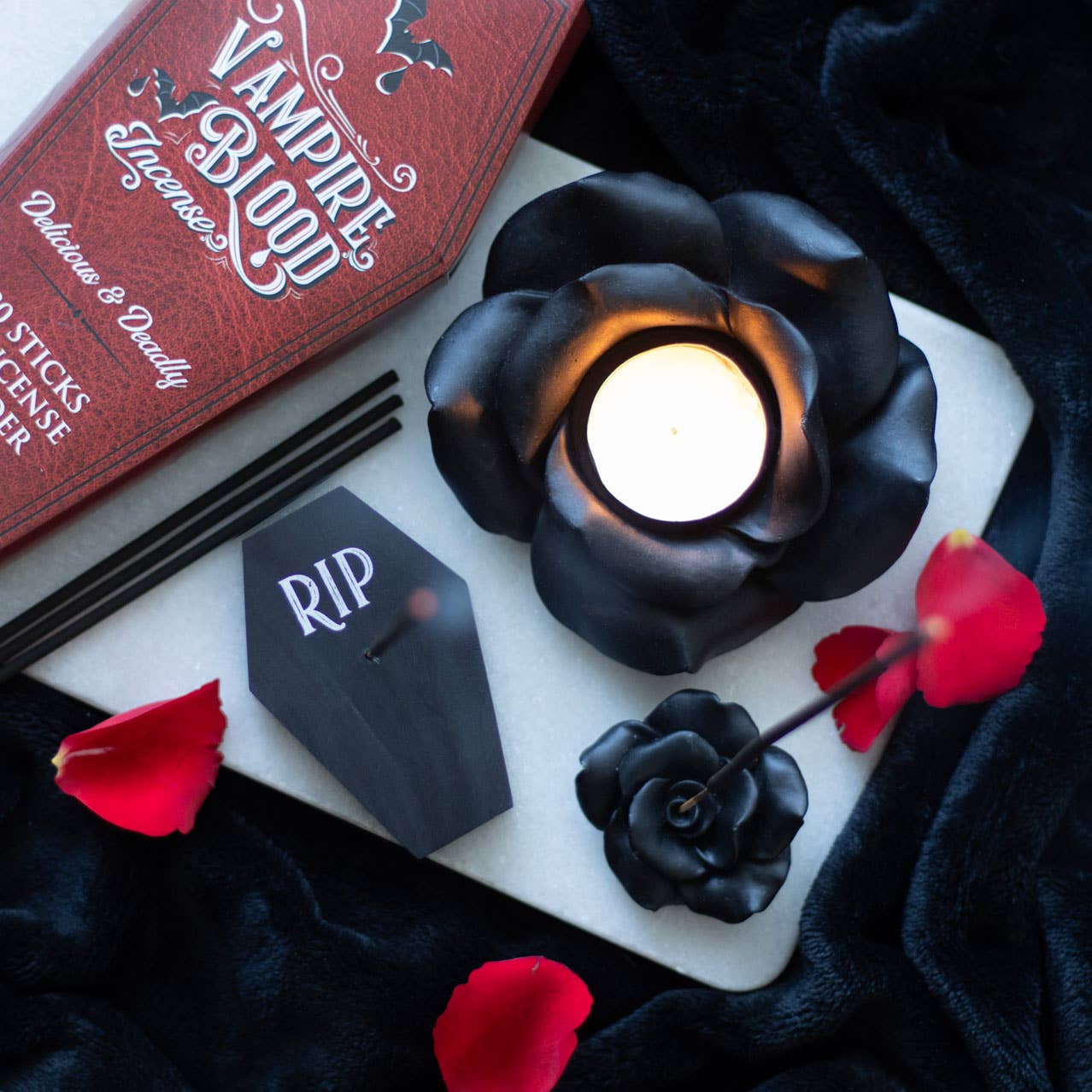 Black rose-shaped resin tealight holder