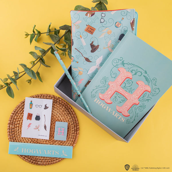 *Fantastic Hogwarts Stationery Set
