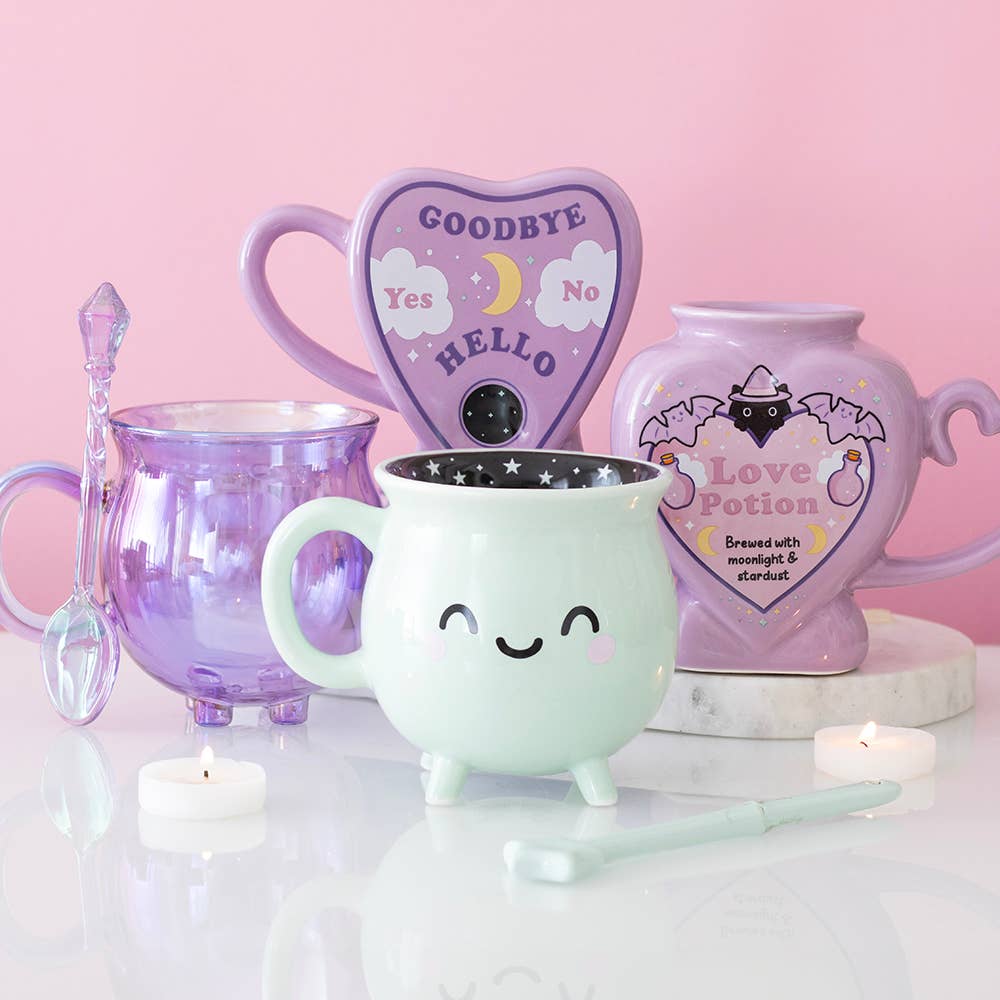 Tasse d'Halloween en forme de chaudron kawaii vert menthe avec touillette en forme de baguette