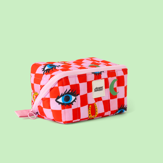 Check icons Flat layout Toiletry bag