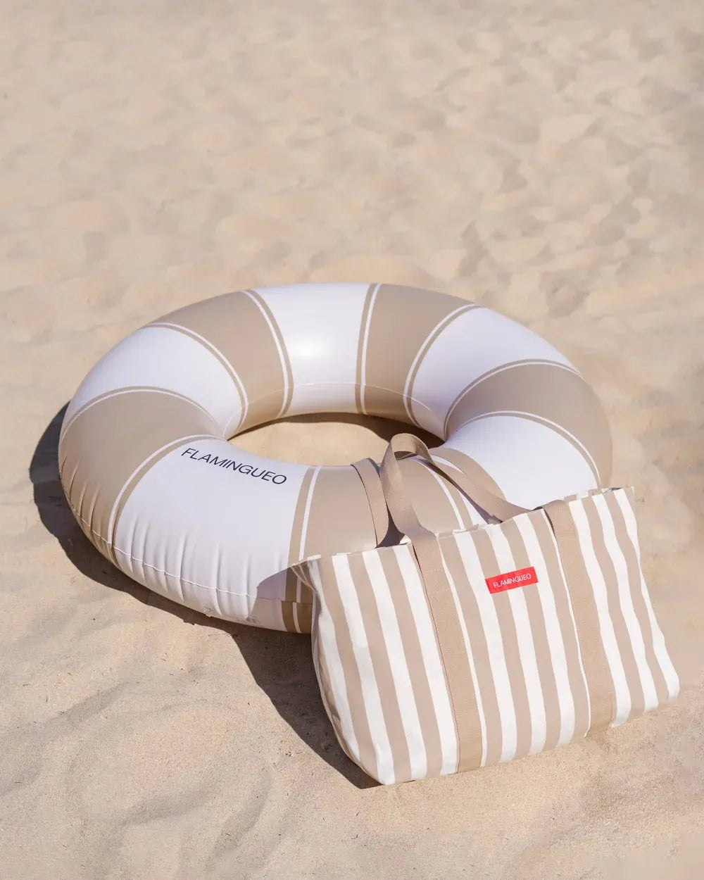 Donut pool float – LINA
