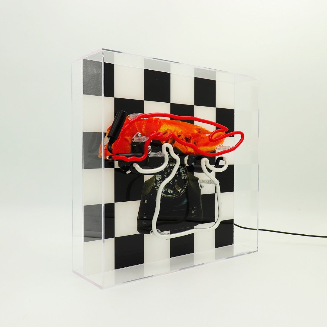 'Téléphone Homard' enseigne néon en verre encadrée