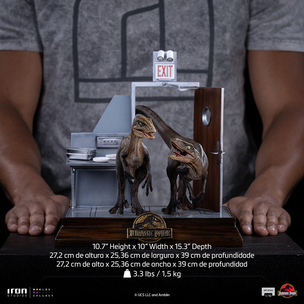 Pre-Order - Raptors at the Kitchen's Door Statue - Jurassic Park - Art Scale 1/10 - Iron Studios