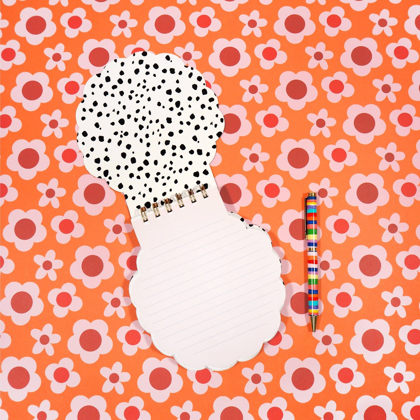 Notizbuch in Form einer glücklichen Biene