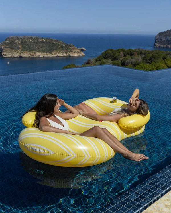 Double yellow donut float - LISBON
