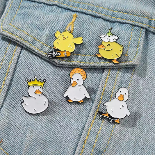 White Crested Duck Pin