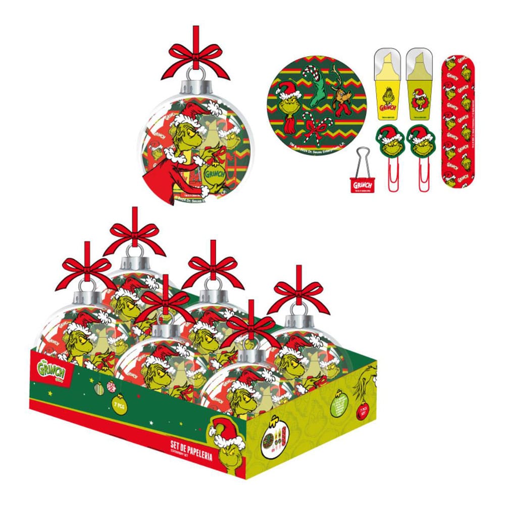 Tree decoration with The Grinch writing set