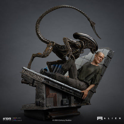 Pre-Order - Ellen Ripley and Dog Alien Statue - Alien 3 - Art Scale 1/10 - Iron Studios