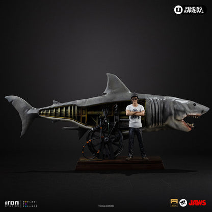 Pre-Order - Steven Spielberg Statue (Jaws 50th Anniversary) - Jaws - Art Scale 1/10 - Iron Studios