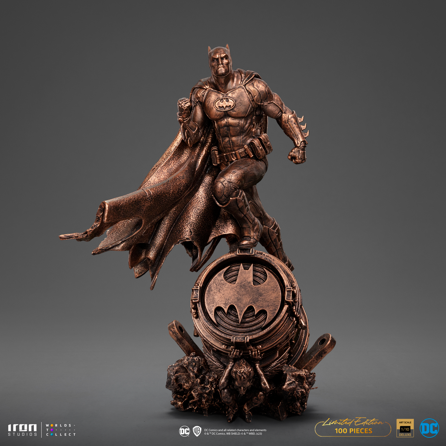 Batman Deluxe Statue (Bronze Version) - DC Comics - Art Scale 1/10 - Iron Studios