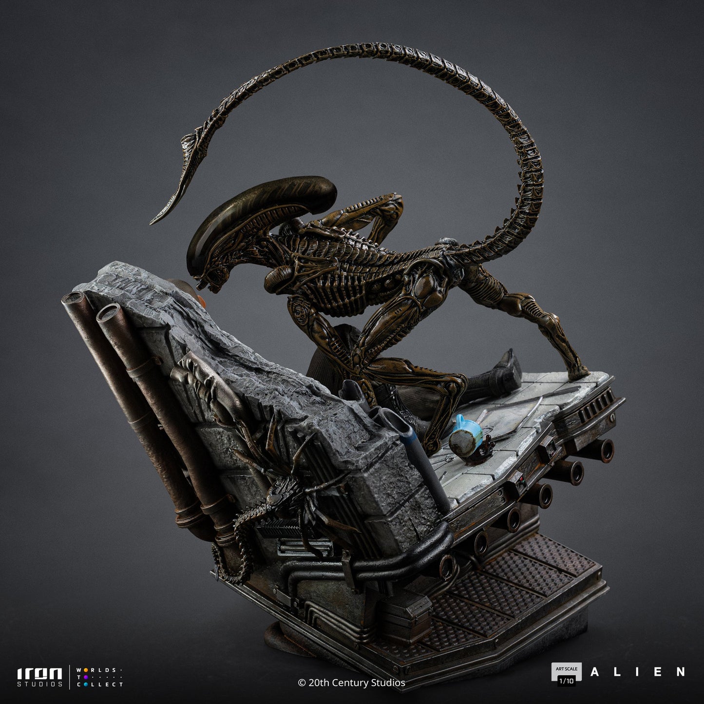 Pre-Order - Ellen Ripley and Dog Alien Statue - Alien 3 - Art Scale 1/10 - Iron Studios