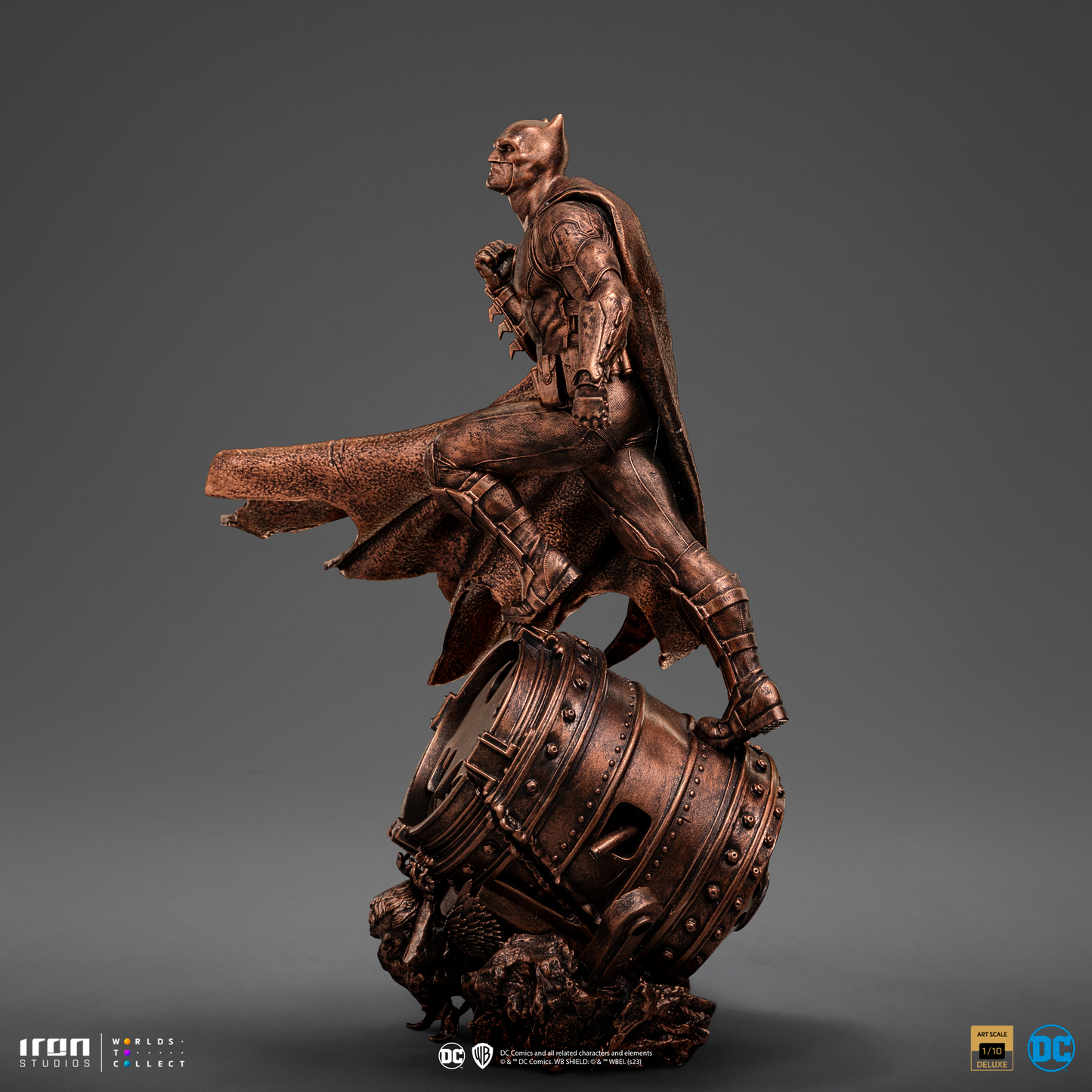 Batman Deluxe Statue (Bronze Version) - DC Comics - Art Scale 1/10 - Iron Studios