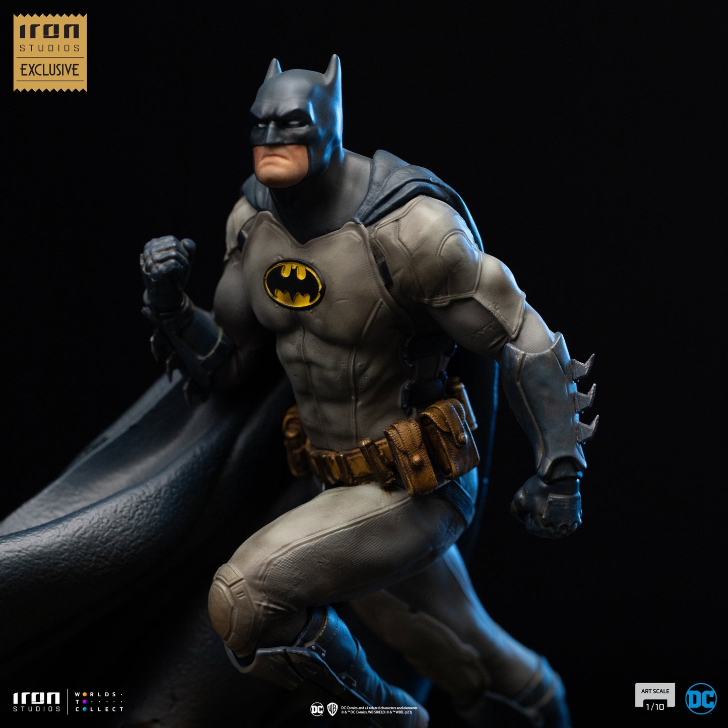 Batman Deluxe Statue (2023 Event Exclusive) - DC Comics - Art Scale 1/10 - Iron Studios