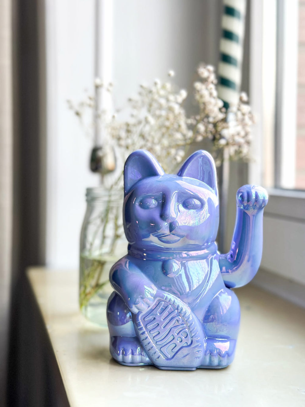 Chat Chanceux Bleu Brillant “Avara”