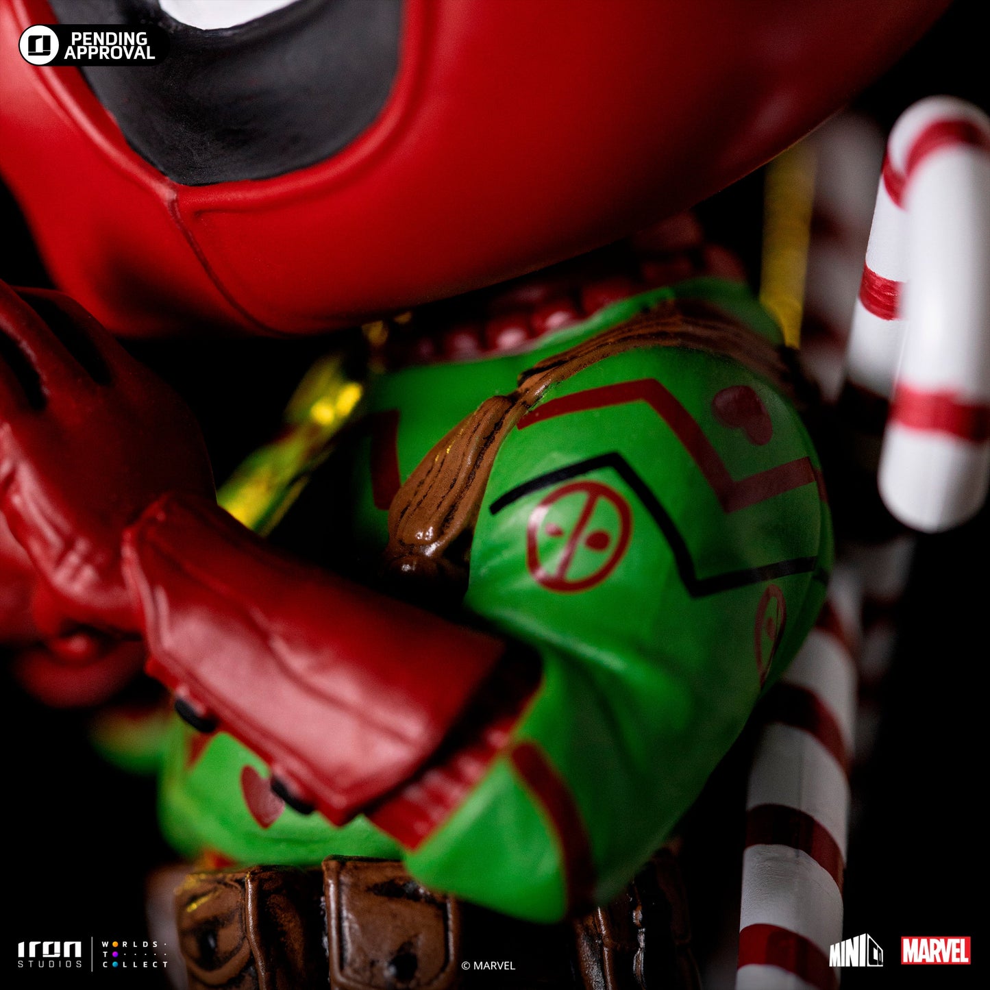 Deadpool Statue (Holidays Version) - Marvel Comics - Minico - Iron Studios