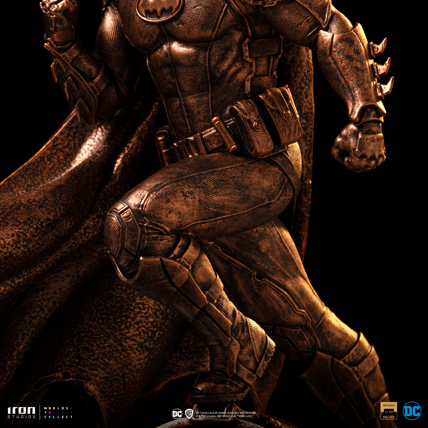 Batman Deluxe Statue (Bronze Version) - DC Comics - Art Scale 1/10 - Iron Studios