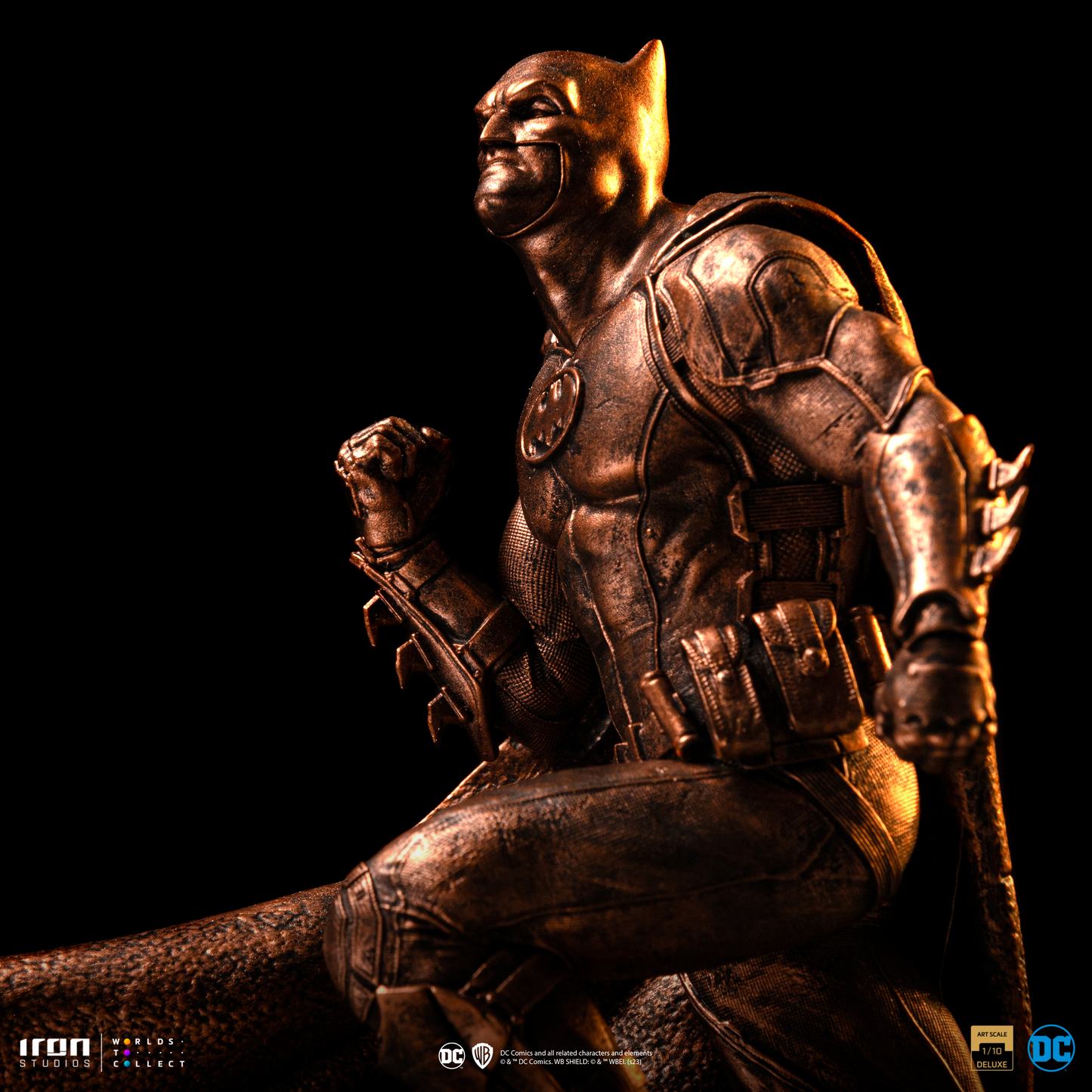 Batman Deluxe Statue (Bronze Version) - DC Comics - Art Scale 1/10 - Iron Studios