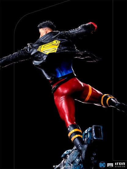 Superboy Statue - DC Comics - Art Scale 1/10 - Iron Studios
