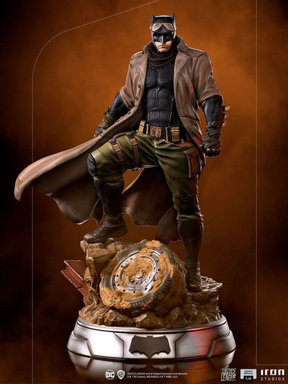 Batman Knightmare Statue - Zack Snyder's Justice League - Legacy Replica 1/4 - Iron Studios