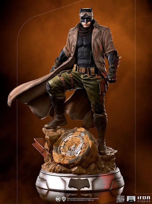 Batman Knightmare Statue - Zack Snyder's Justice League - Legacy Replica 1/4 - Iron Studios