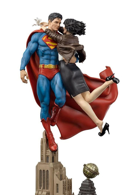 Superman and Lois Lane Statue - DC Comics - 1/6 Diorama - Iron Studios