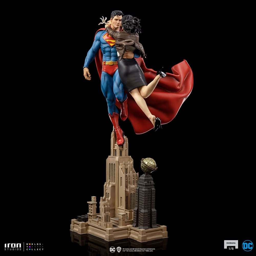 Superman and Lois Lane Statue - DC Comics - 1/6 Diorama - Iron Studios