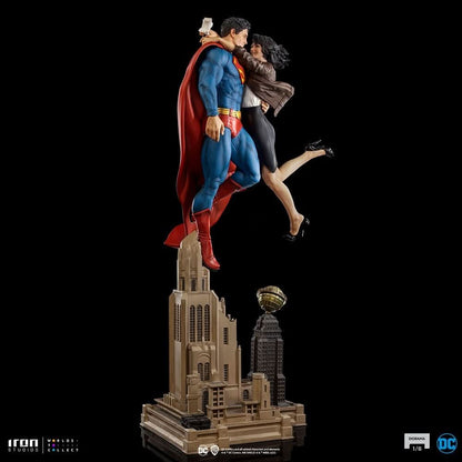 Superman and Lois Lane Statue - DC Comics - 1/6 Diorama - Iron Studios