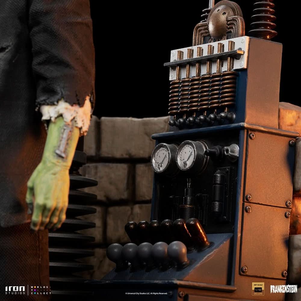 Frankenstein's Monster Deluxe Statue - Universal Monsters - Art Scale 1/10 - Iron Studios