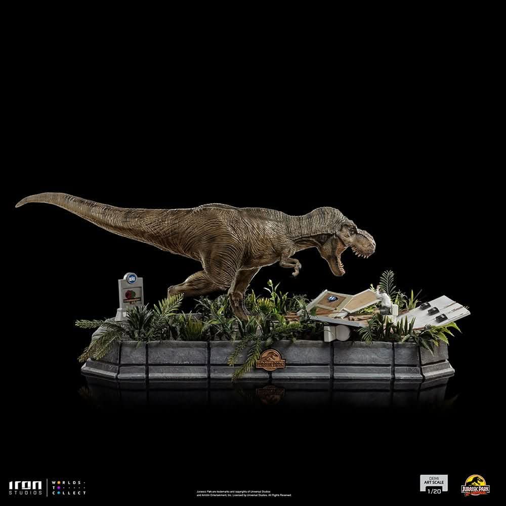 T-Rex Attack Donald Gennaro Statue - Jurassic Park - Half Scale 1/20