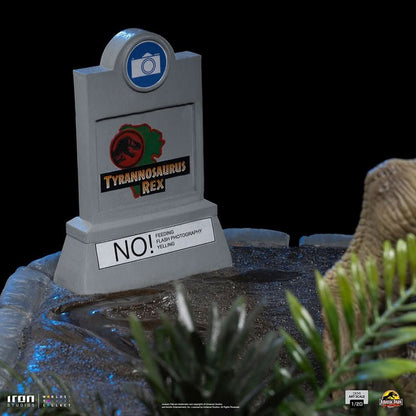Statue T-Rex Attack Donald Gennaro - Jurassic Park - 1/20 Scale - Iron Studios