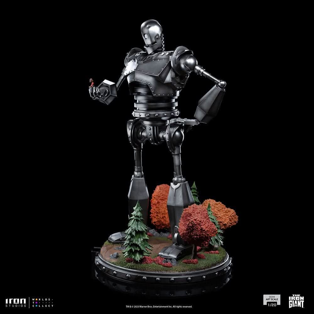 Iron Giant and Hogarth Hughes Statue - The Iron Giant - 1/20 Demi Scale - Iron Studios