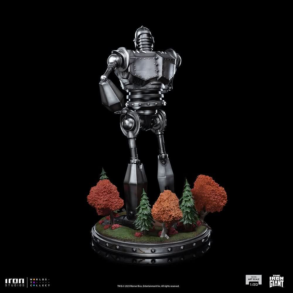 Iron Giant and Hogarth Hughes Statue - The Iron Giant - 1/20 Demi Scale - Iron Studios