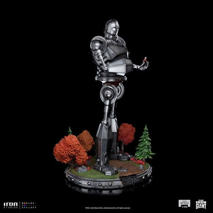 Iron Giant and Hogarth Hughes Statue - The Iron Giant - 1/20 Demi Scale - Iron Studios