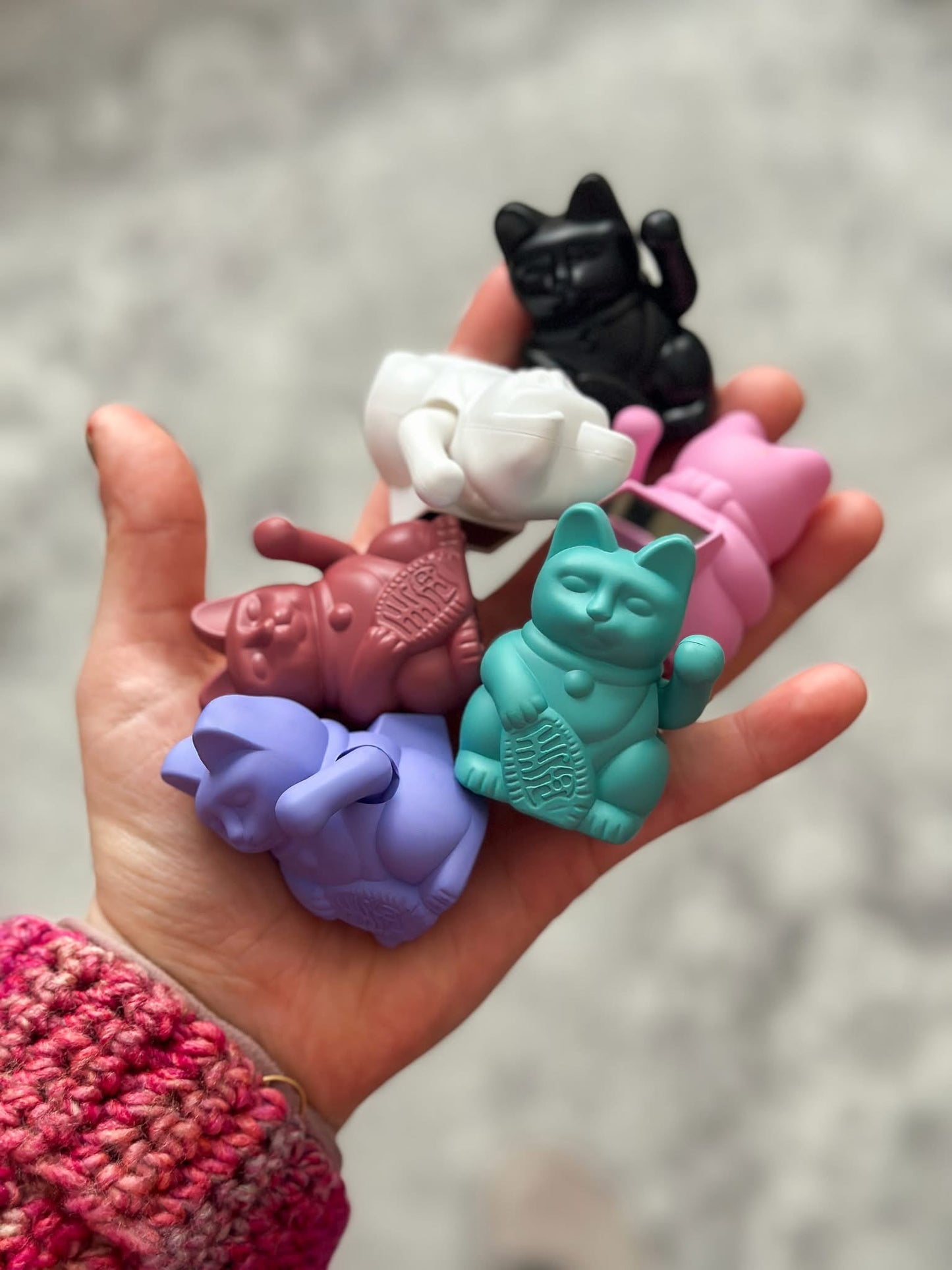 Hot Pink Solar Lucky Cat “Kiro”