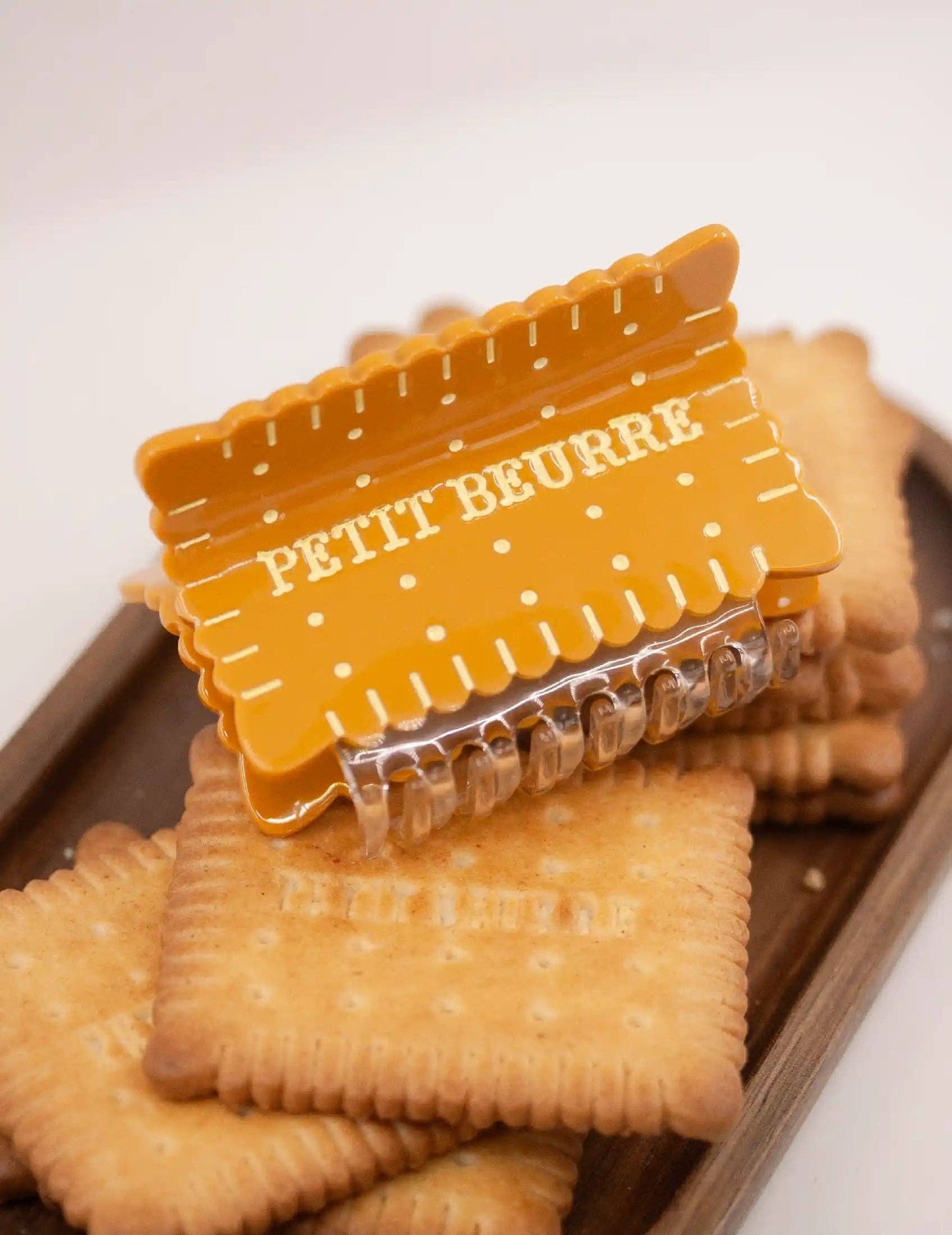 Pince à cheveux – biscuit Petit Beurre français design soigné | Joanna Behar – vue 5