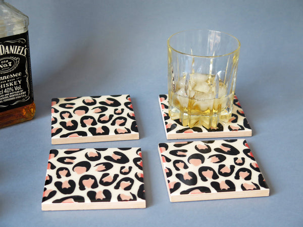 Keramische onderzetters met luipaardprint