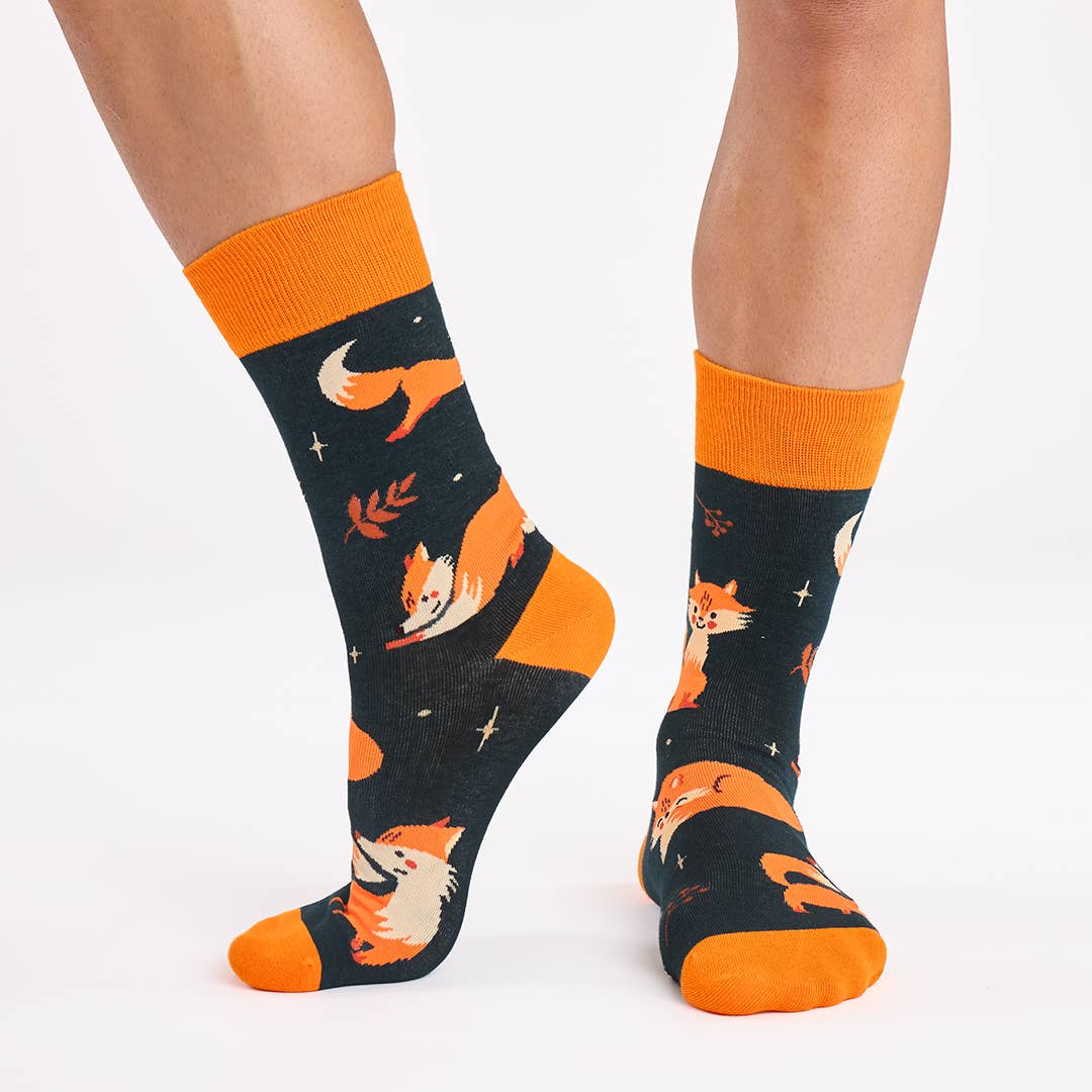 ZORRO Seamless Unisex Mid-Calf Cotton Socks