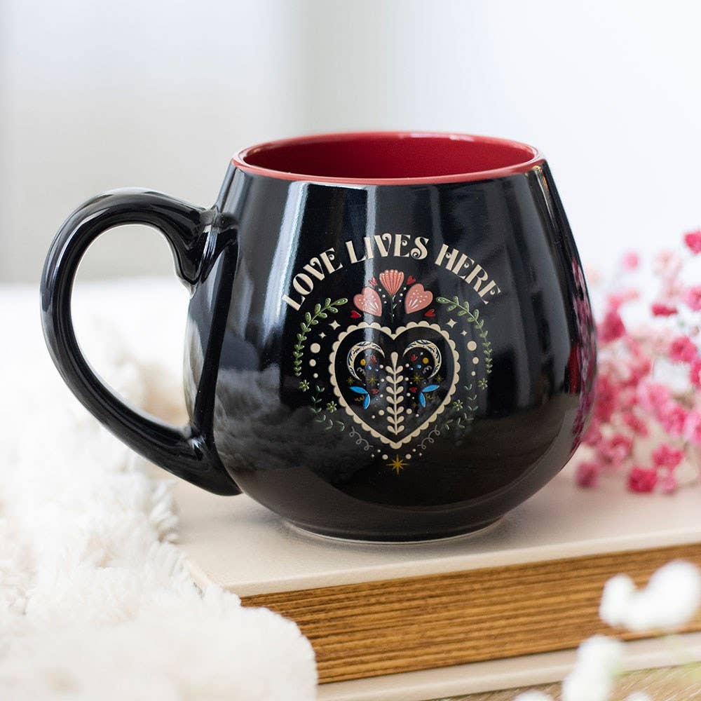 Mug Folk Heart "Love Lives Here"