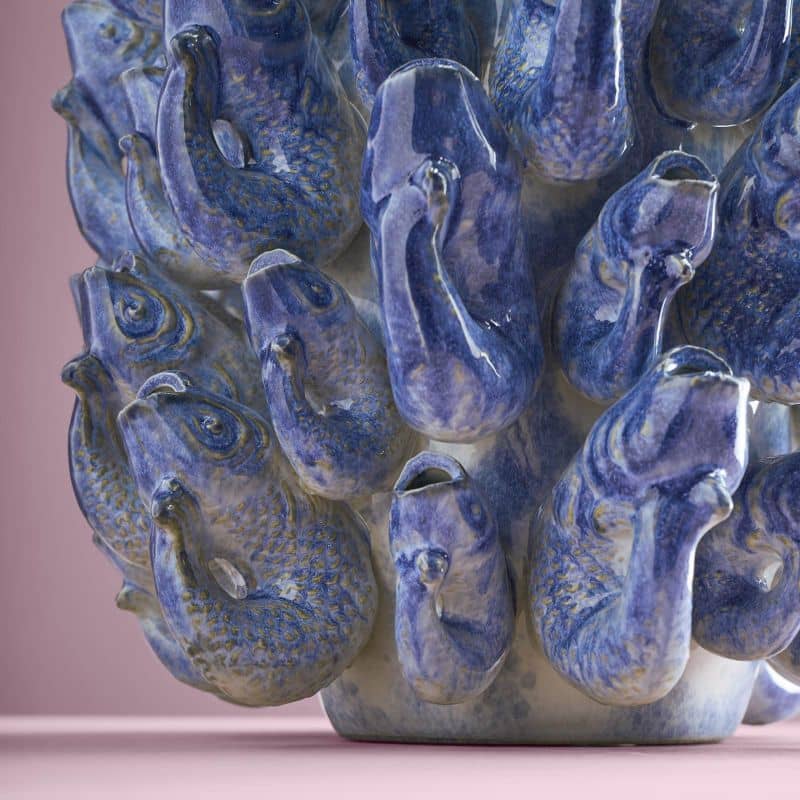 Vaas met vismotief, blauw aardewerk, 24 x 24 x 32 cm