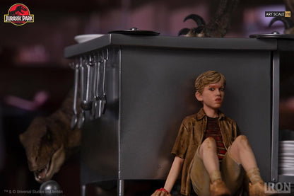Velociraptors Statue in Kitchen Diorama - Jurassic Park - Art Scale 1/10 - Iron Studios