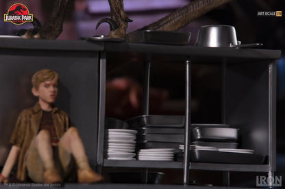 Velociraptors Statue in Kitchen Diorama - Jurassic Park - Art Scale 1/10 - Iron Studios