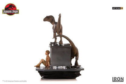 Velociraptors Statue in Kitchen Diorama - Jurassic Park - Art Scale 1/10 - Iron Studios