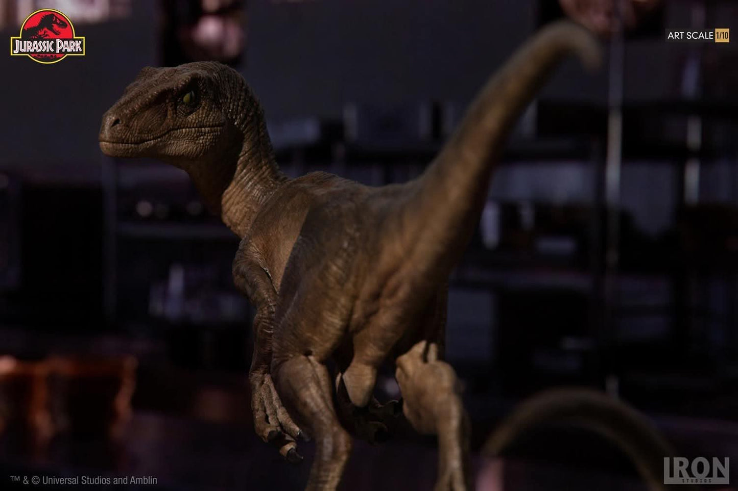 Velociraptors Statue in Kitchen Diorama - Jurassic Park - Art Scale 1/10 - Iron Studios