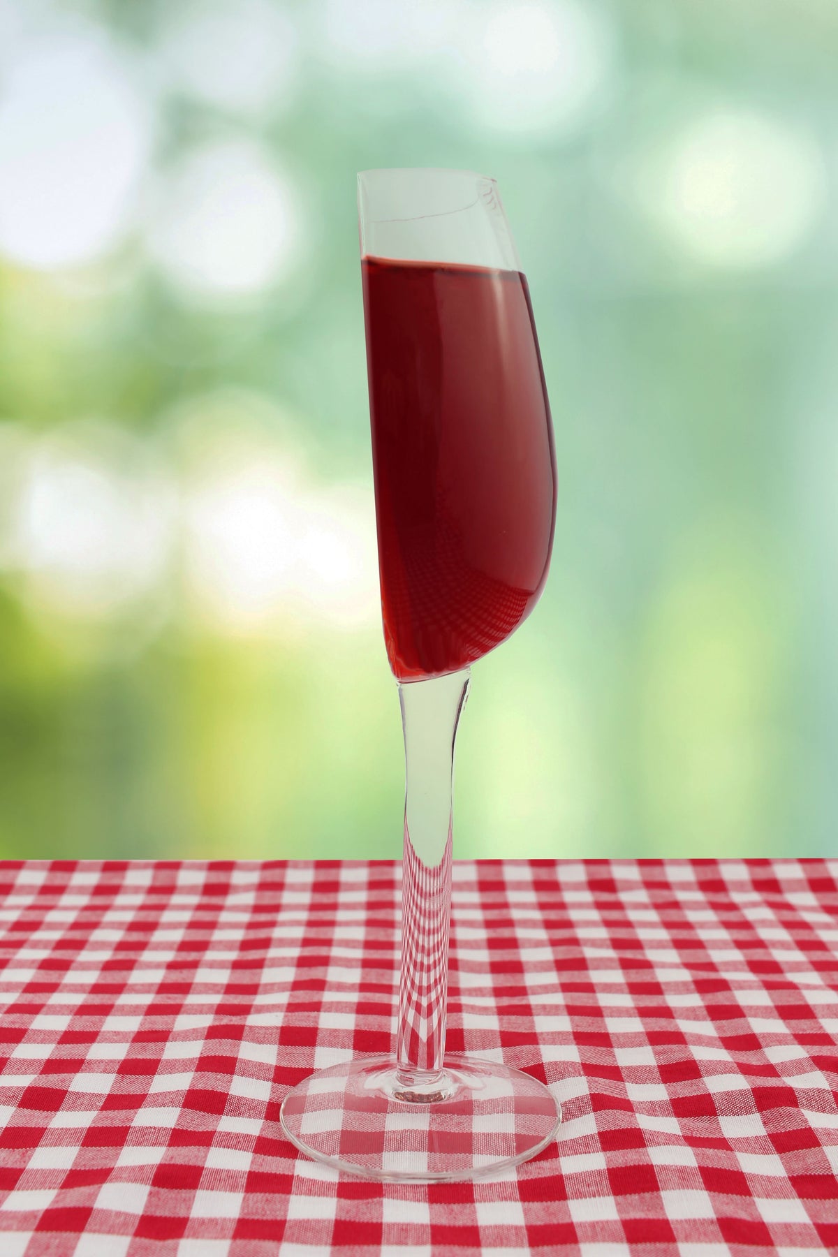 Half-full wine glass - The unusual wine glass