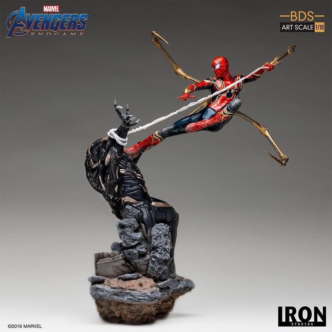 Iron Spider Vs Outrider Statue - Avengers: Endgame - Art Scale - Iron Studios