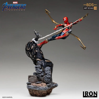 Iron Spider Vs Outrider Statue - Avengers: Endgame - Art Scale - Iron Studios