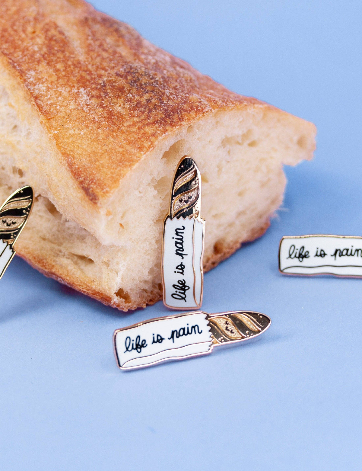 Pin's Baguette de Pain "Het leven is pijn"