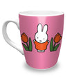 Mok met Miffy-konijn en roze tulpen